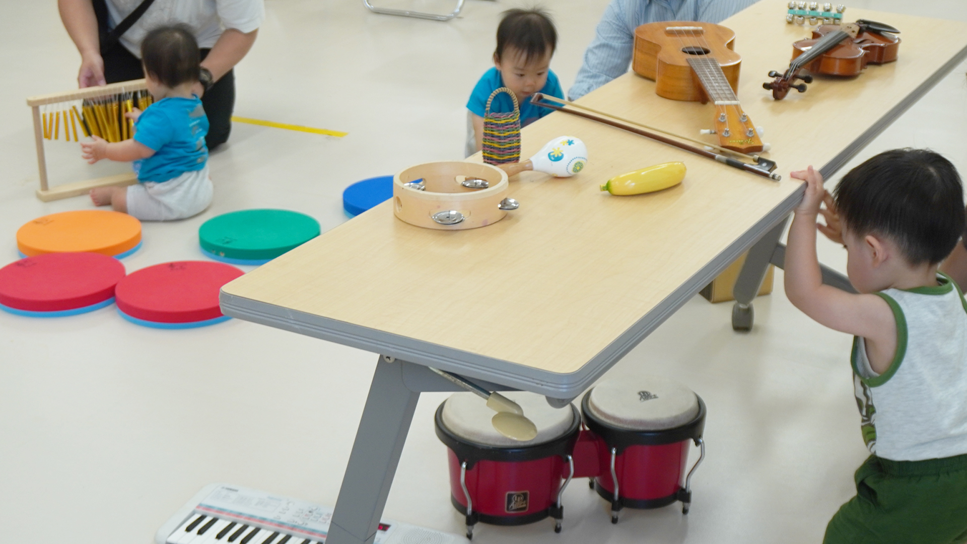 乳幼児の楽器体験